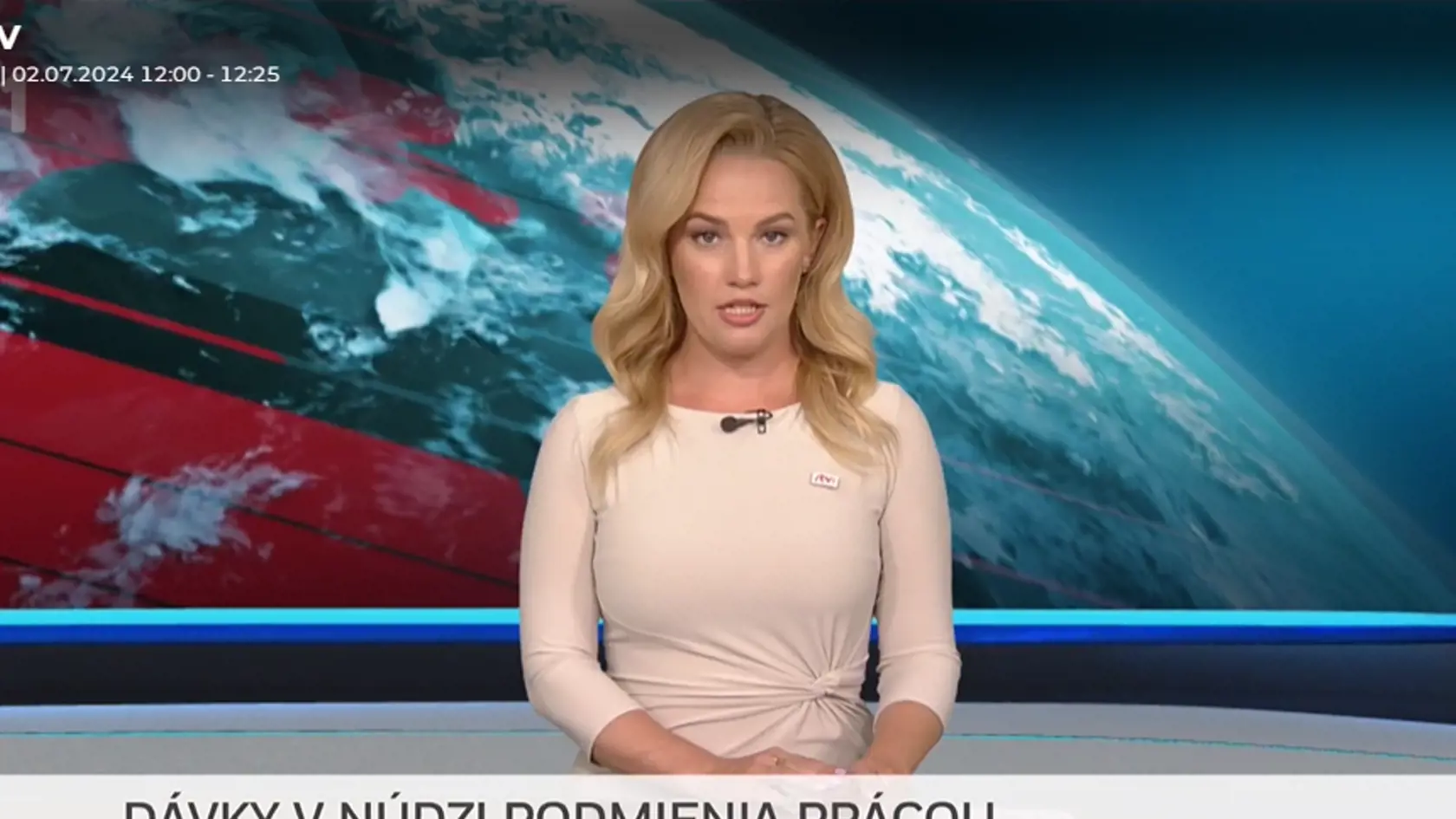 Moderátorka správ Veronika Iršová mala na hrudí pripnutý odznak RTVS a to isté sa zopakovalo aj v utorok.
