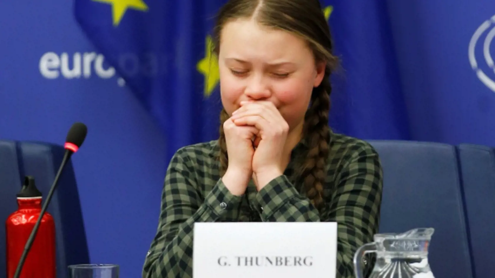 Gréta tvrdí, že sa jedná o podvod a skutočne protestuje zadarmo.