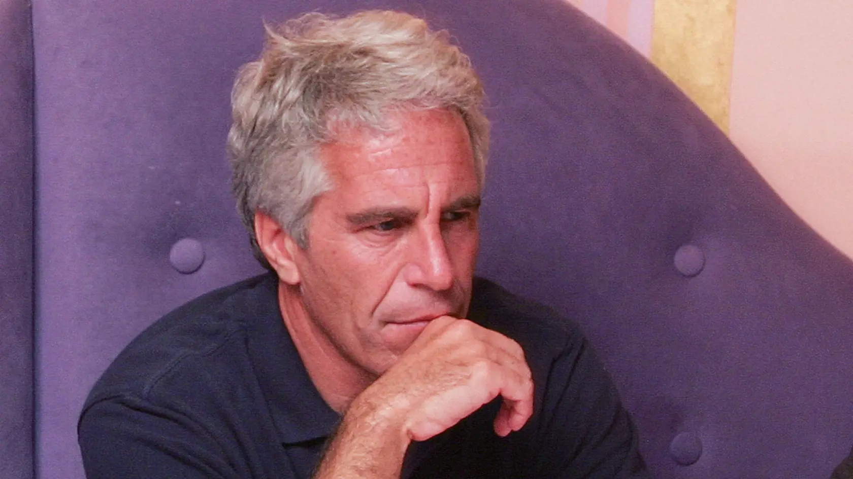 Jeffrey Epstein počas víkendu spáchal samovraždu. Po finančníkovej smrti sa však objavili zarážajúce informácie o jeho živote za mrežami.