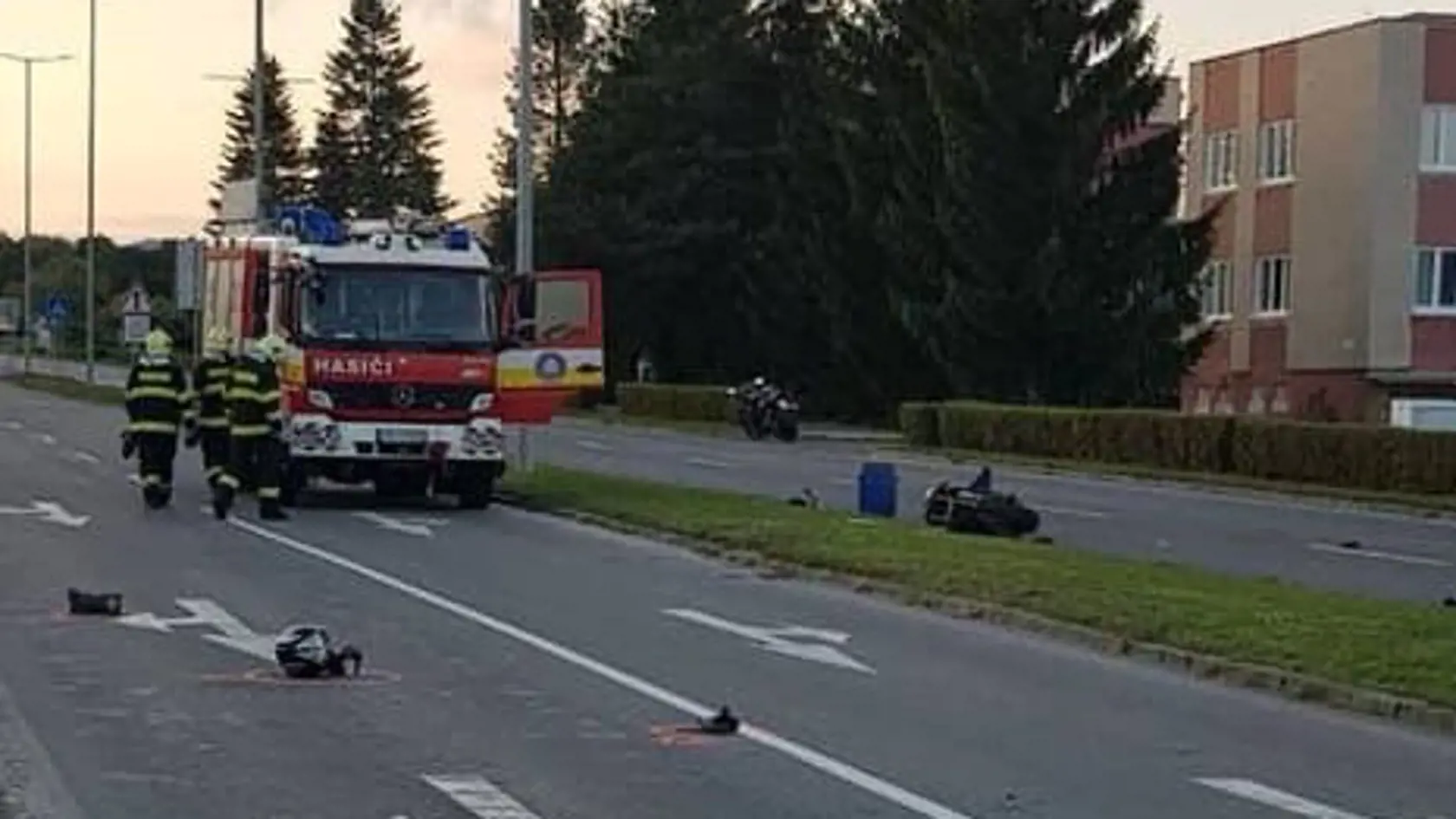 Hrozivá dopravná nehoda motorkára v Žiari nad Hronom.