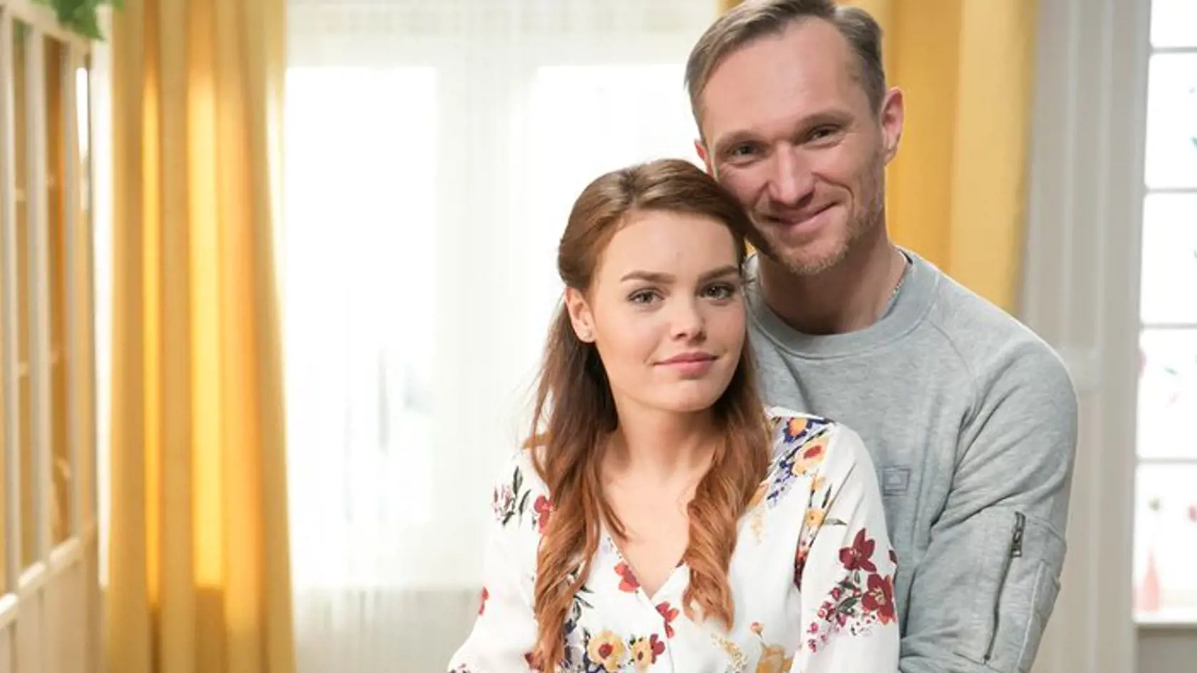 Marián Mittaš s Mary Bartaloš v čase keď spolu hrali v seriáli Oteckovia