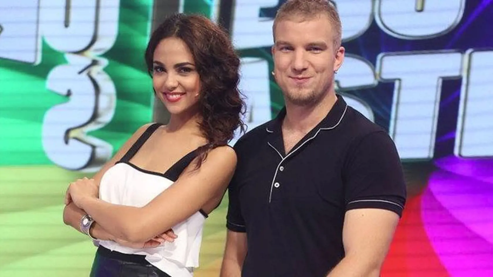 Lukáš Adamec a Alžbeta Ferencová počas moderovania Kolesa šťastia. (archív)