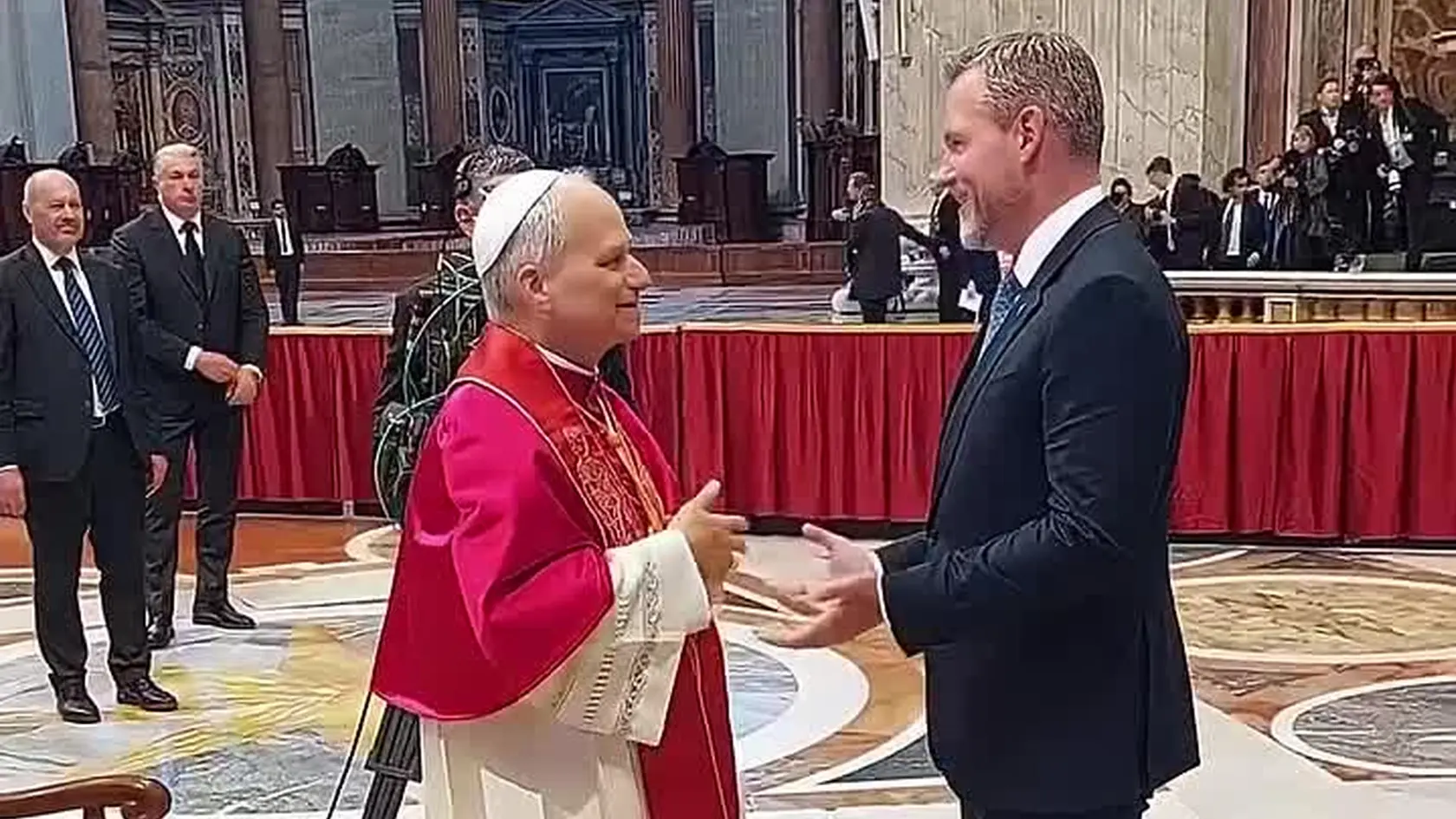 Vo Vatikáne som absolvoval aj výnimočné osobné stretnutie s novozvoleným pápežom Levom XIV. Svätého Otca som pozdravil v mene všetkých občanov Slovenska. Povedal mi, že našu krajinu viackrát navštívil a že určite veľmi rád opäť príde