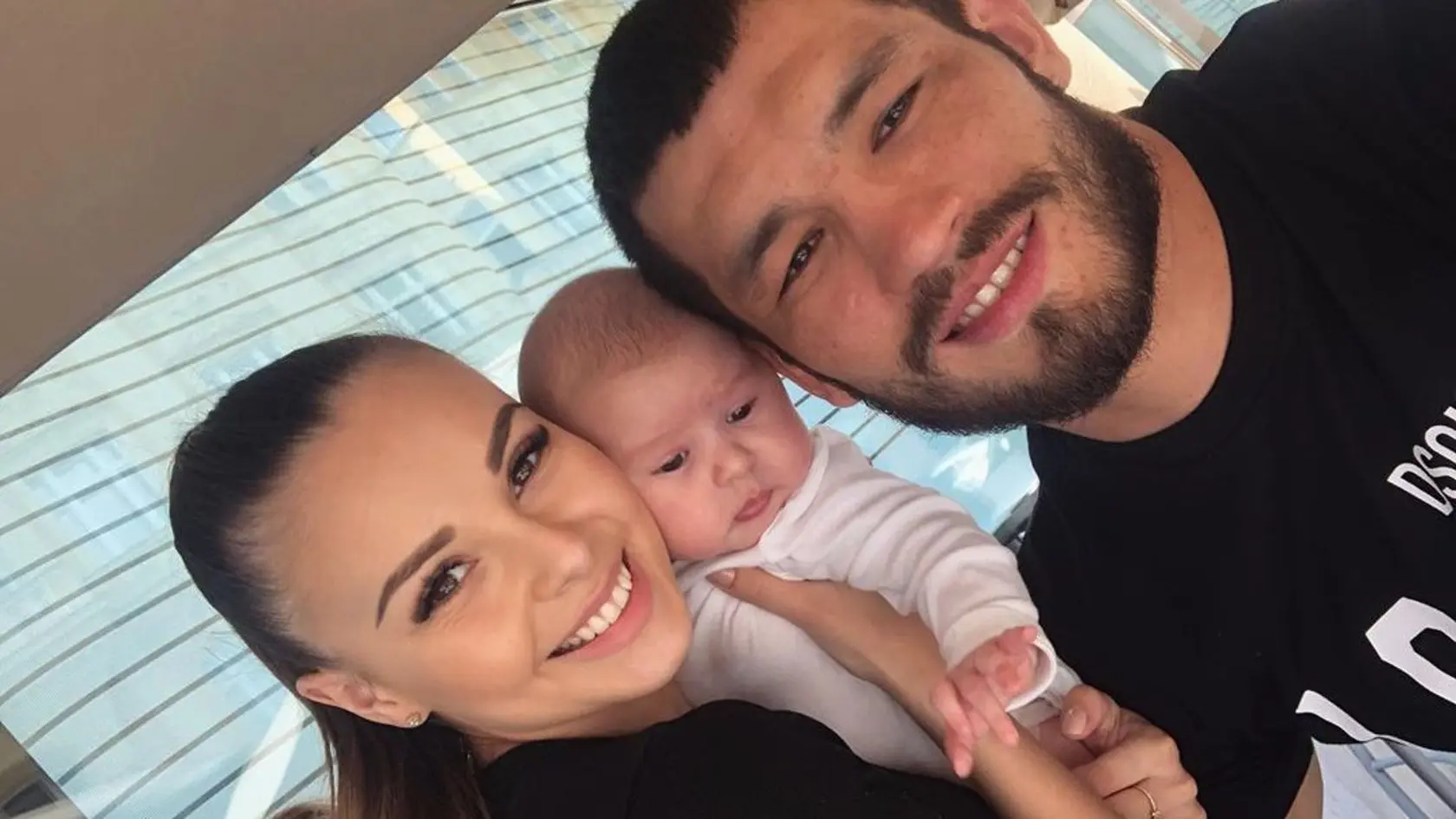 Speváčka Monika Bagárová a s bojovníkom MMA Makhmudom Muradovom a ich dcérou Rumiou ešte z čias, keď tvorili kompletnú rodinu.