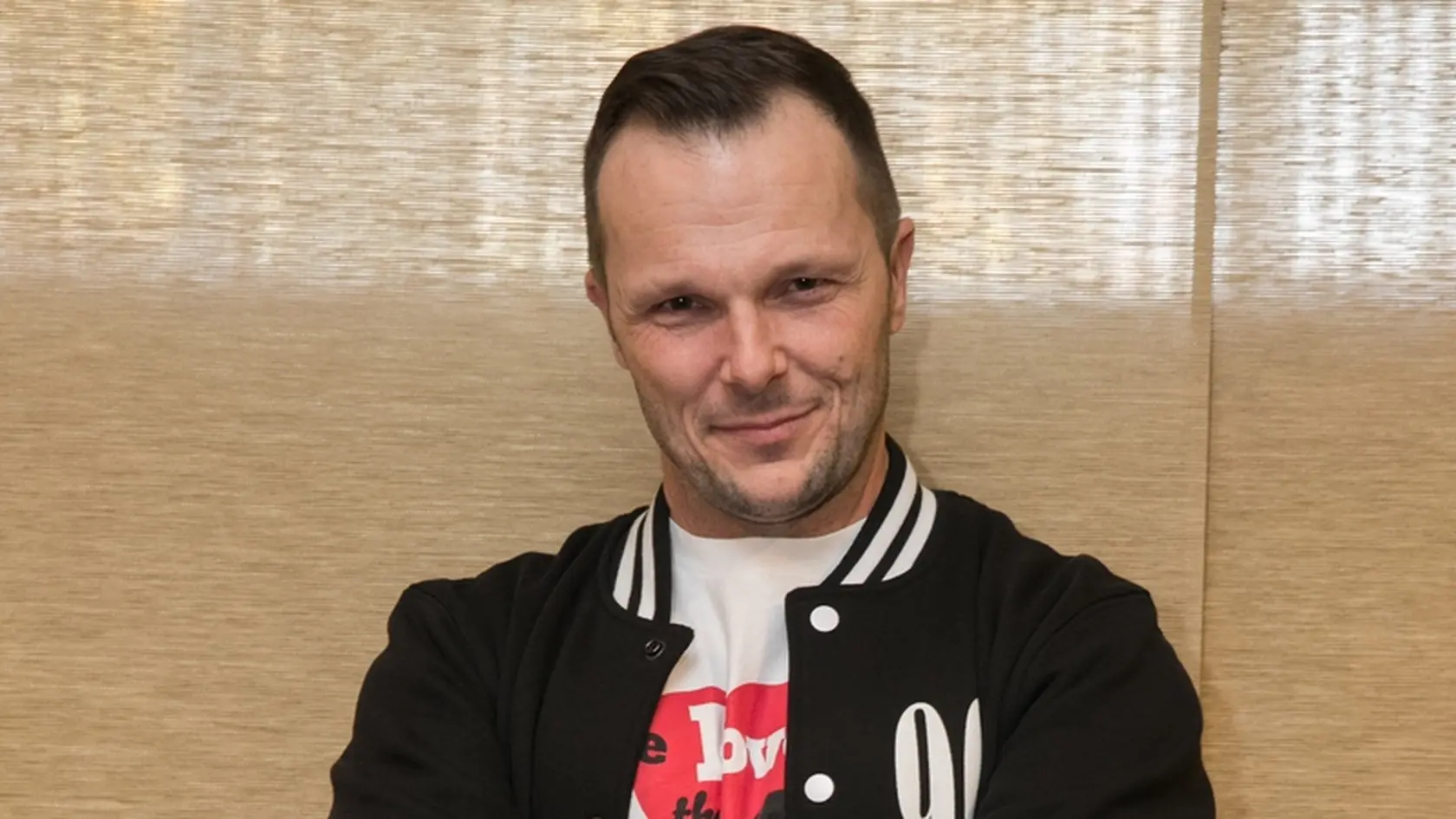 Spevák Erik Aresta