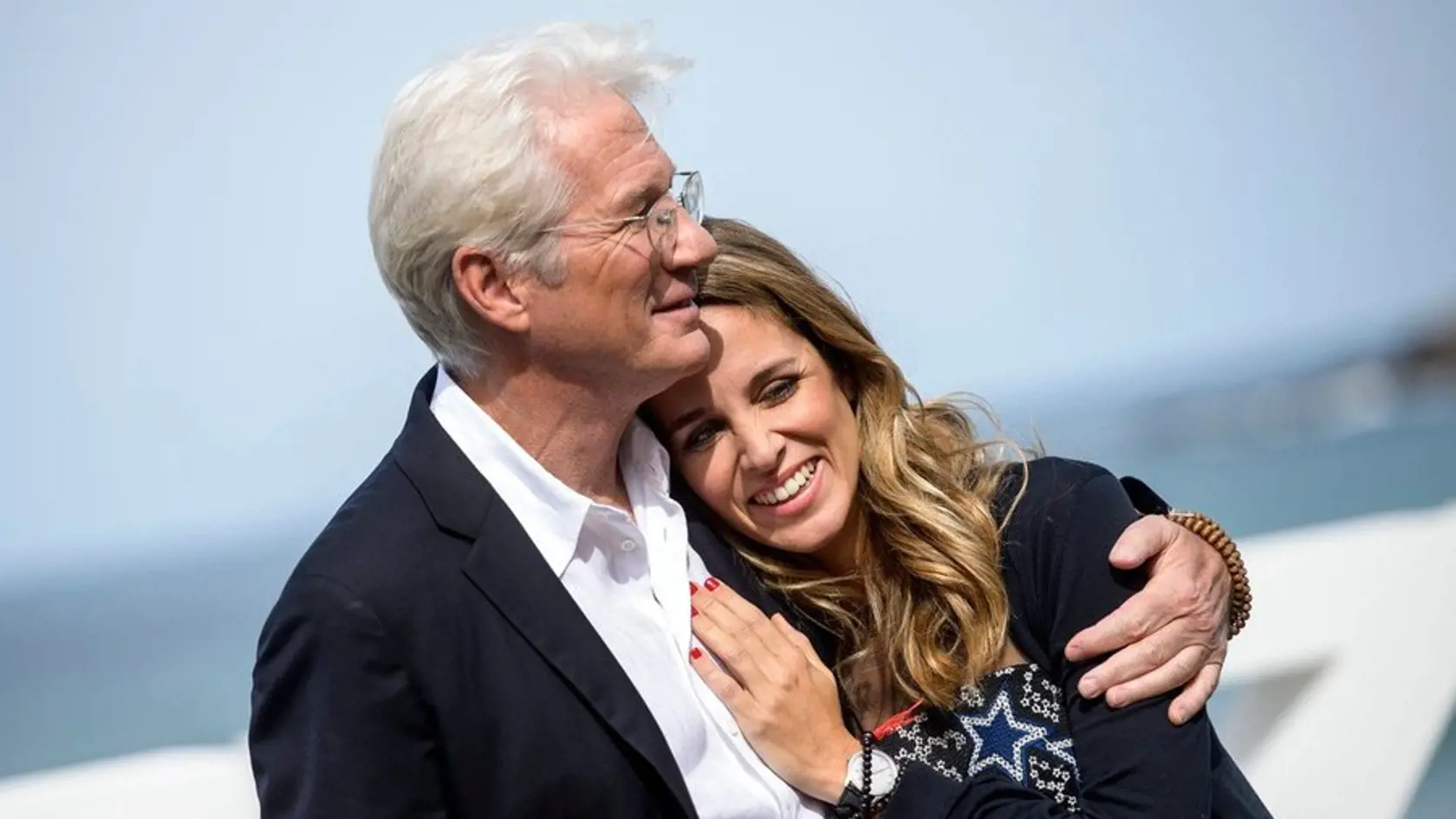 Richard Gere (69) a Alejandra Silva (35)