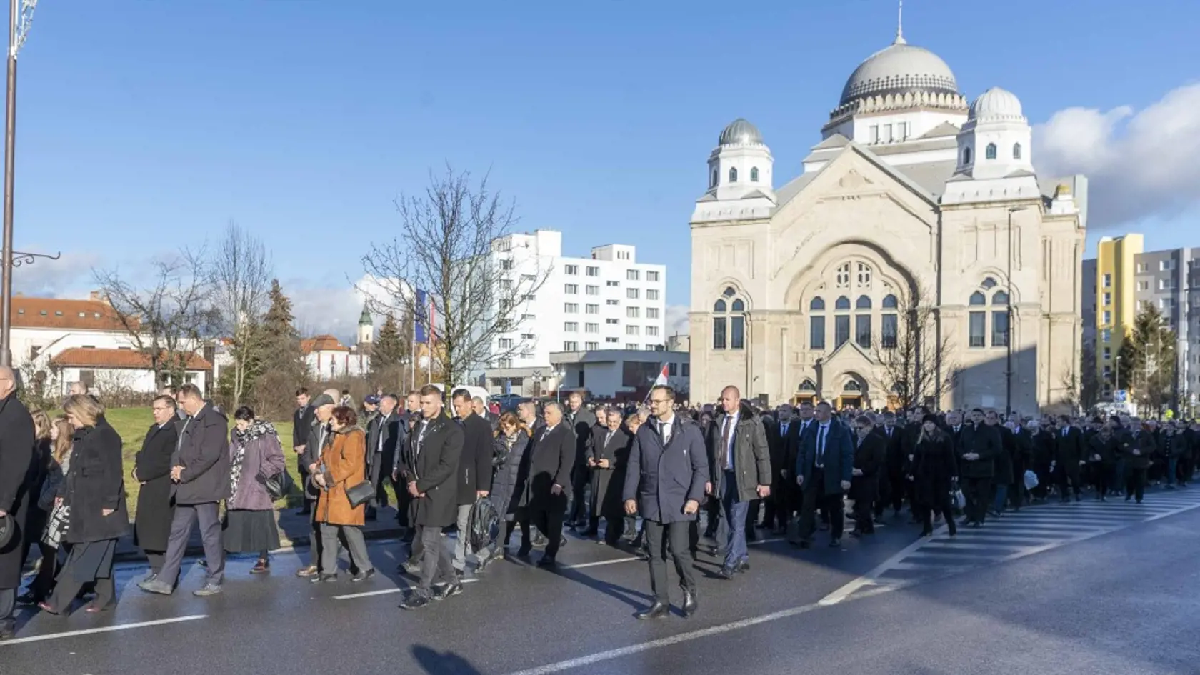 V utorok (17.1.2023) sa konal pohreb politika Miklósa Duraya v Lučenci.