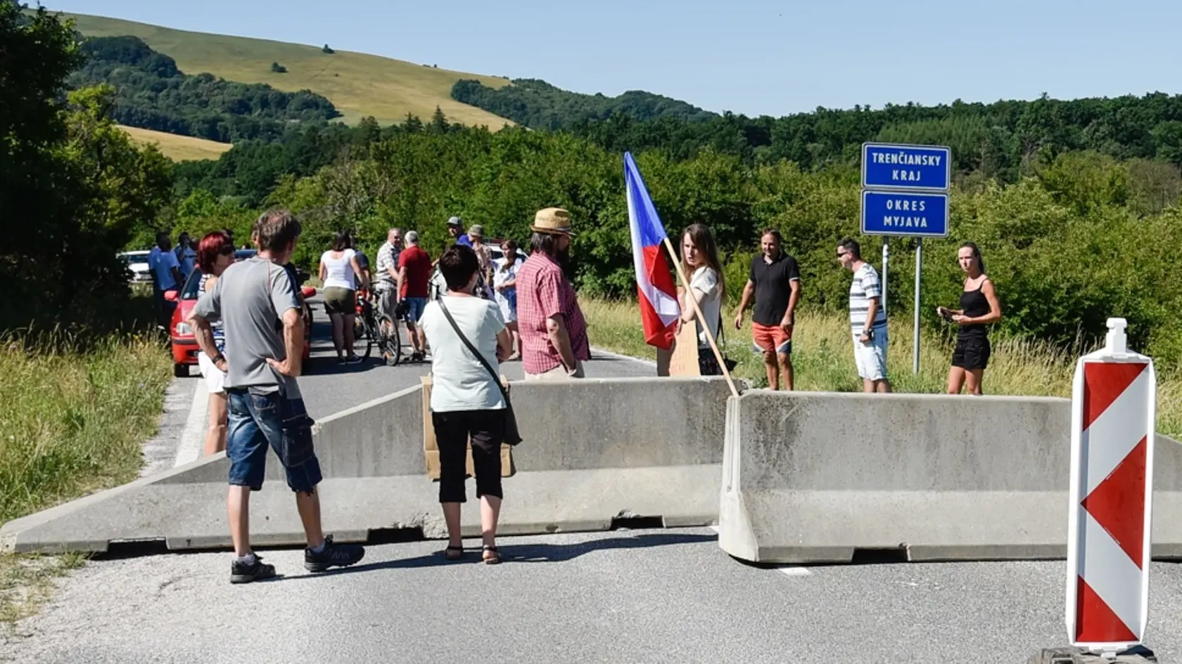Na snímke uzavretý hraničný priechod Vrbovce – Velká nad Veličkou vo Vrbovciach 6. júla 2021.