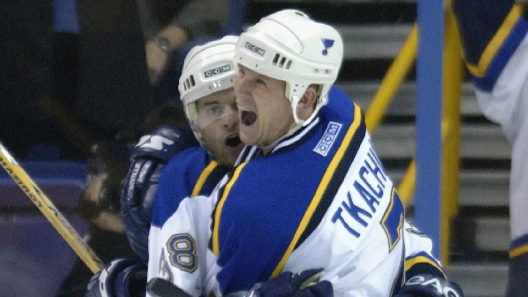 Pavol Demitra (vľavo) a Keith Tkachuk boli v tíme St. Louis Blues nerozlučná dvojica.
