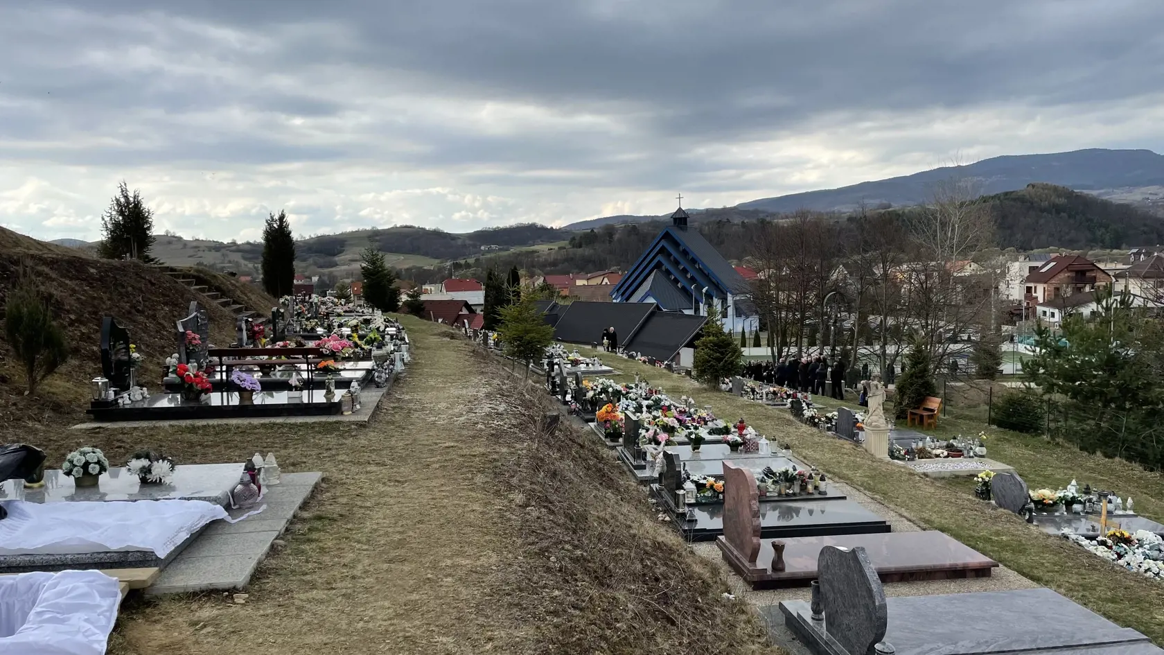 Nešťastný muž našiel pokoj na korytárskom cintoríne.
