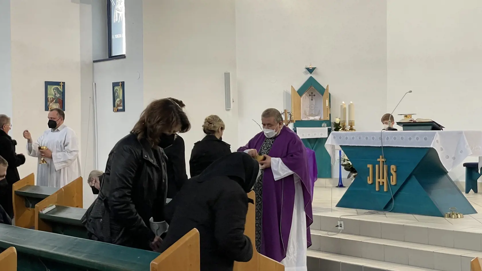 Posledná rozlúčka so Štefanom Libiakom, ktorý bol takmer tri týždne nezvestný. napokon ho našli v blízkom lese obeseného. Zomrel postojačky.