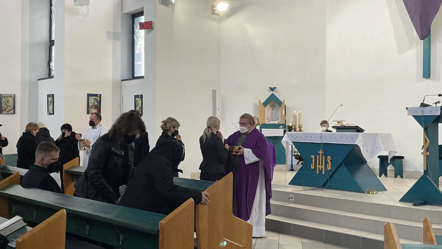 Posledná rozlúčka so Štefanom Libiakom, ktorý bol takmer tri týždne nezvestný. napokon ho našli v blízkom lese obeseného. Zomrel postojačky.