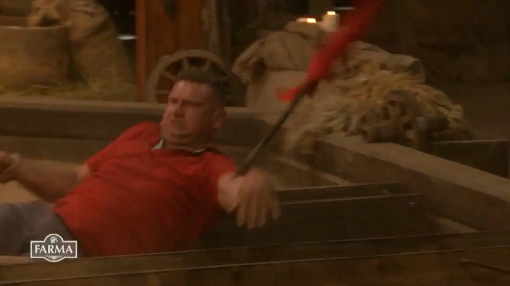 V ťahaní horiaceho voza vyhral Peter a stal sa víťazom celého duelu.