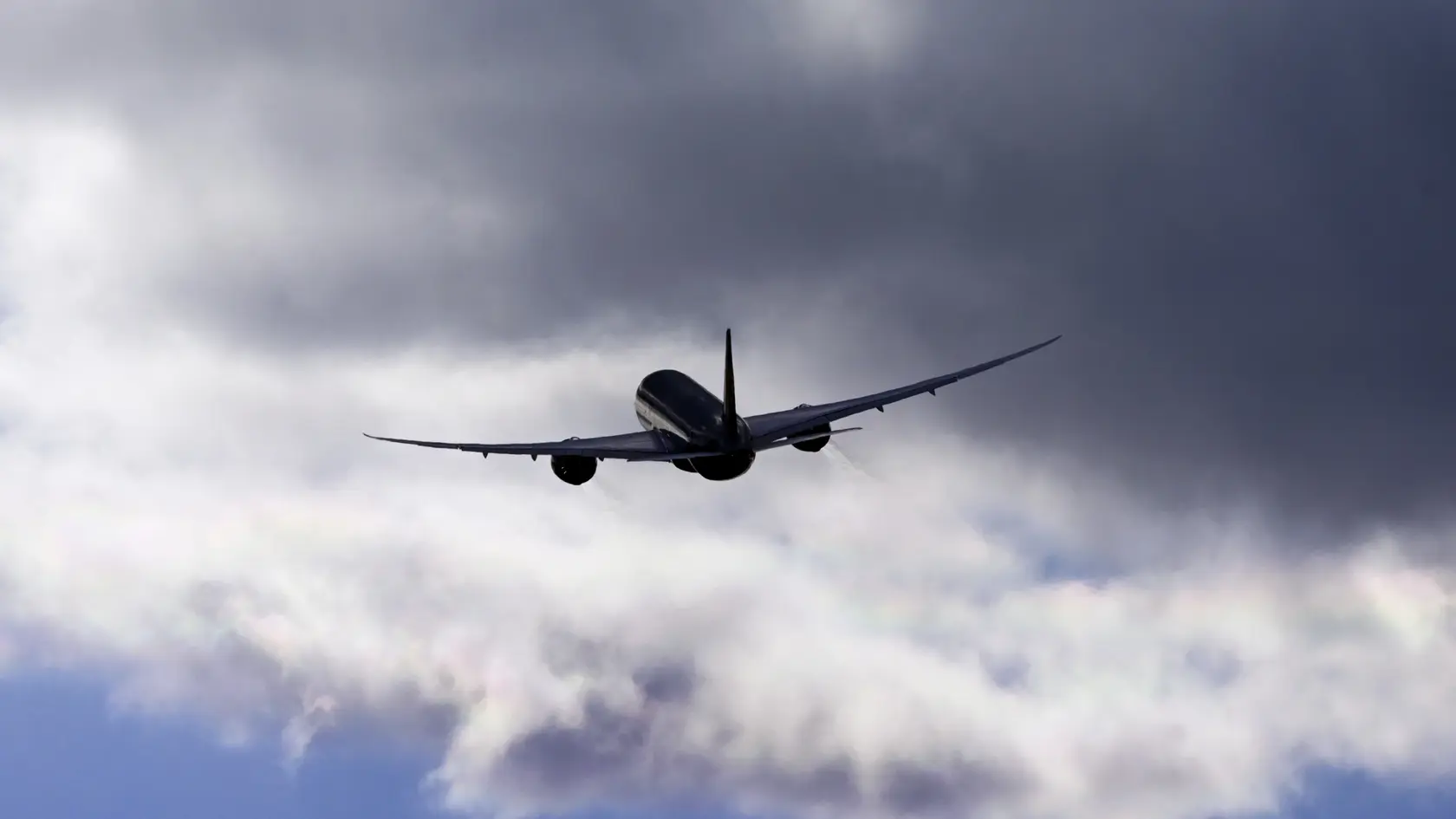 Na archívnej snímke z 3. apríla 2021 lietadlo Boeing 787 Dreamliner vzlietava v Schönefelde.