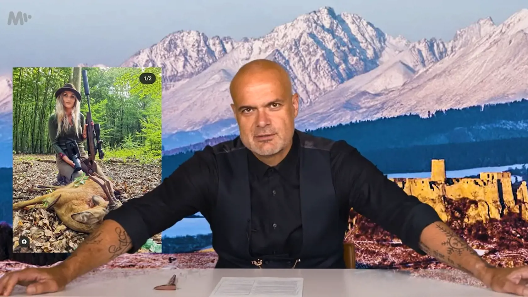 Jaro Slávik vo svojej internetovej relácii Zakázané uvoľnenie Petru s ironickým podtónom nazval „Lara Croft z Veľkého Krtíša“.