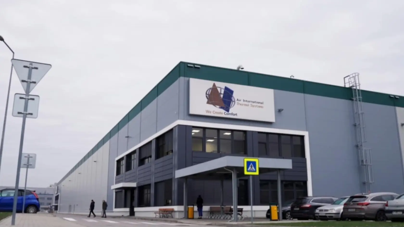 Adrián Šuba, predseda odborovej organizácie čínskej spoločnosti Air International Thermal Systems v Nitre, opísal svoje skúsenosti a svoj pohľad so zakladaním odborov a bojom za práva zamestnancov. 