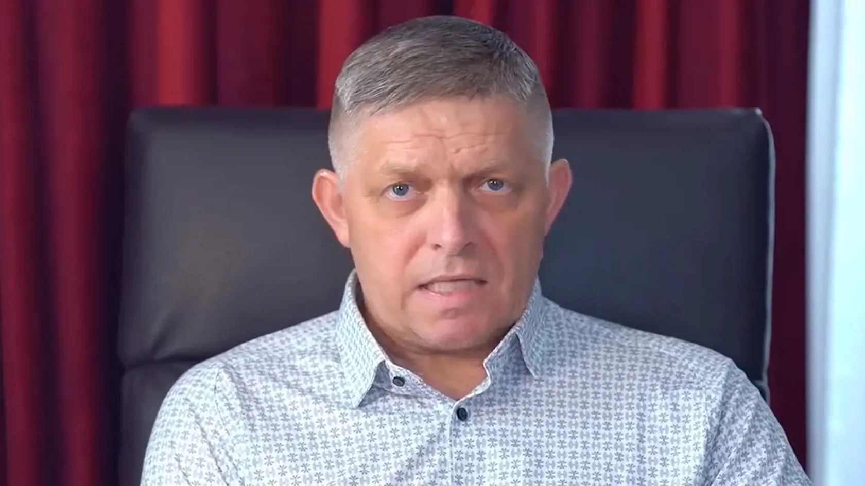 Premiér Robert Fico po útoku v Handlovej prvýkrát prehovoril k verejnosti. Uviedol, že do práce by sa mohol vrátiť na prelome júna a júla. „Necítim žiadnu nenávisť voči človekovi, ktorý ma dostrieľal. Odpúšťam mu, nech si to, čo učinil a prečo tak učinil, vysporiada vo svojej hlave,“ povedal vo videu.