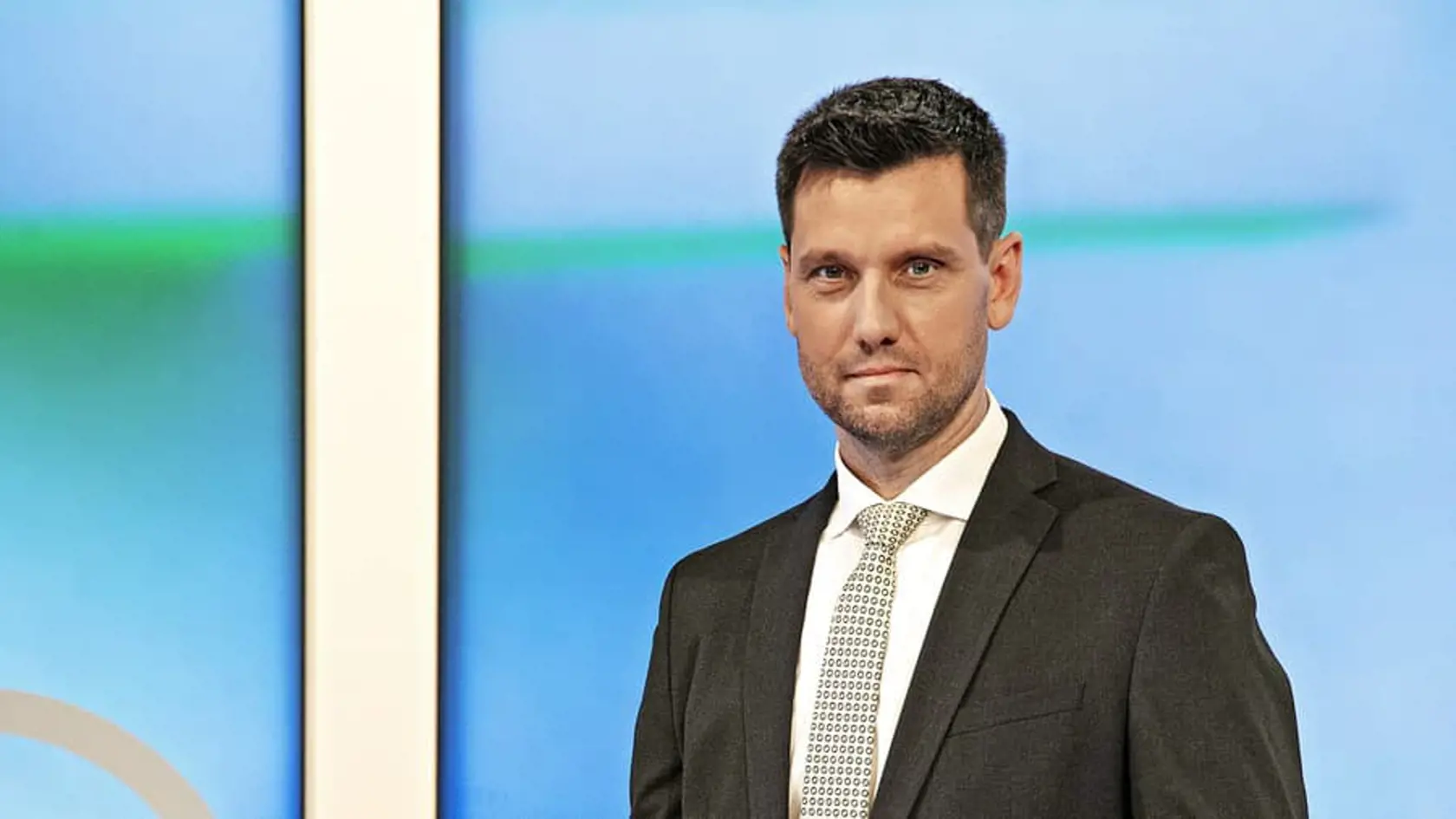 Od septembra je moderátorom O 5 minút 12 Marek Gudiak.