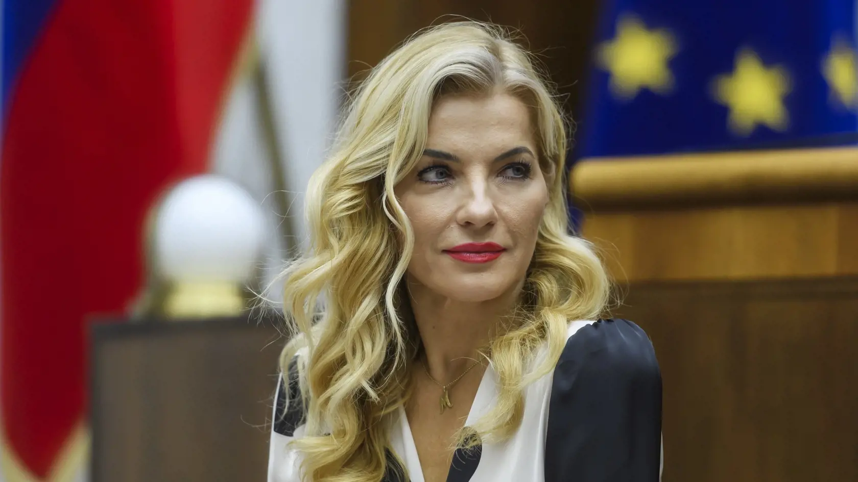 Ministerka kultúry Martina Šimkovičová sa zbavila Mateja Drličku.