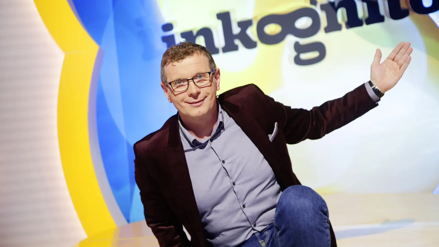 Moderátorom Inkognita je po celý čas Vlado Voštinár, ale raz ho predsa len niekto vystriedal na jeho stoličke.