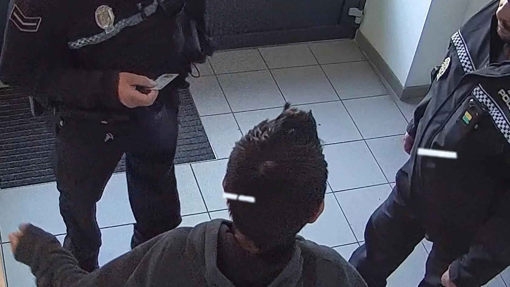 Muž si prišiel po mobil, no policajti ho spoznali.