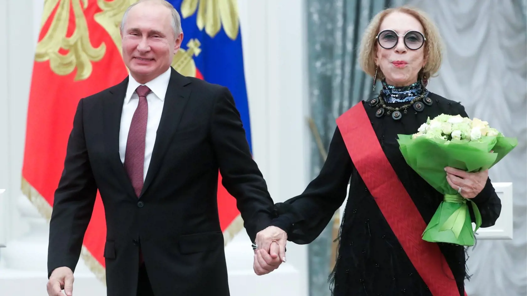 V roku 2018 dostala Inna Čurikovová od Vladimíra Putina vysoké štátne vyznamenanie.