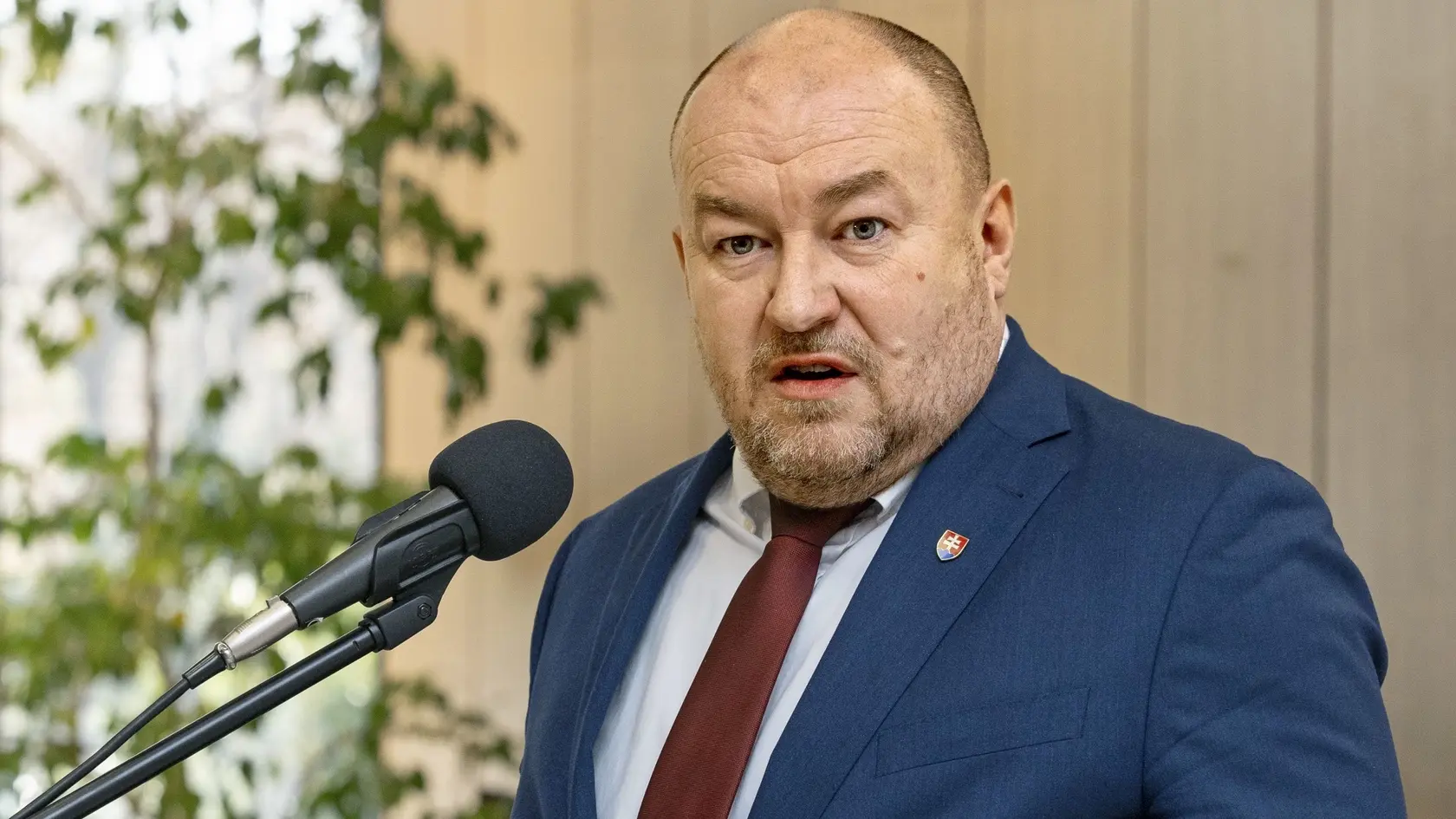 Rudolf Huliak nenecháva v rezorte kameň na kameni.
