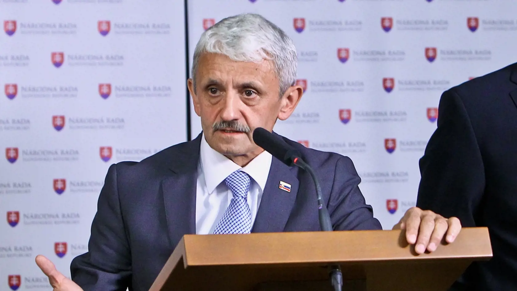 Bývalý dvojnásobný premiér sa opäť vyjadril k možnému návratu do politiky. Ani tentokrát to nevylúčil!