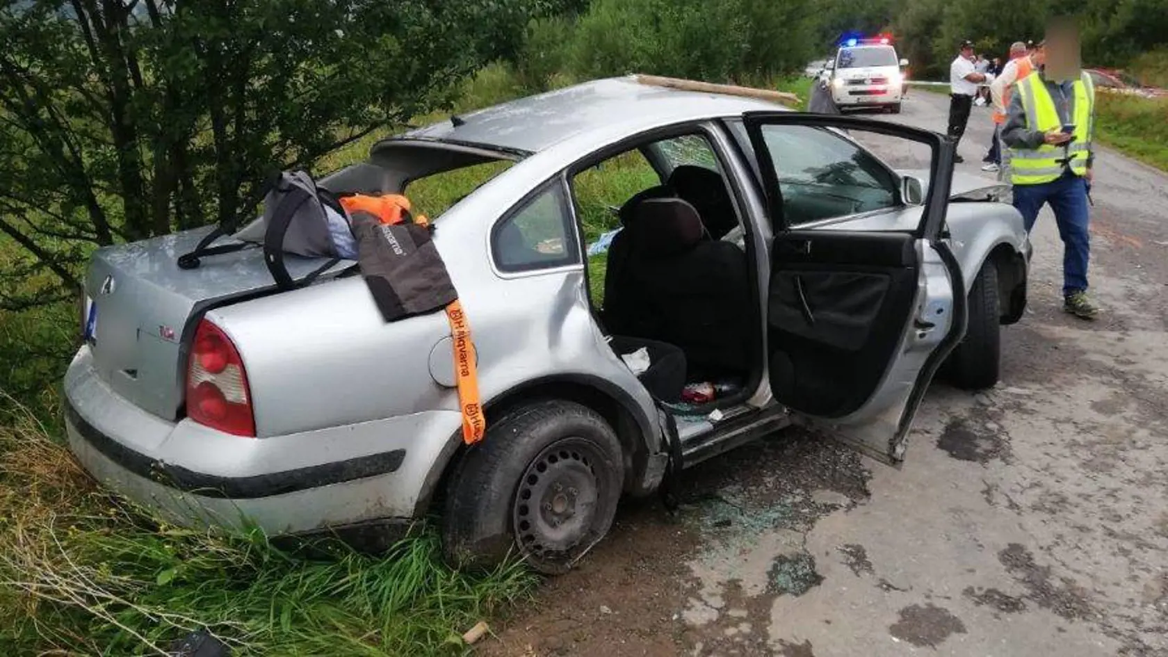 Mladý neskúsený vodič mal ísť rýchlosťou až 130 kilometrov za hodinu. Autonehodu neprežili ďalší traja tínedžeri.