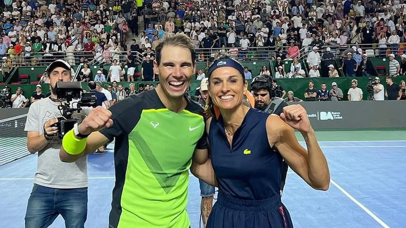 Sabatini a Rafael Nadal sú veľmi dobrí priatelia. Práve preto si to na exhibícii spolu fantasticky užili.