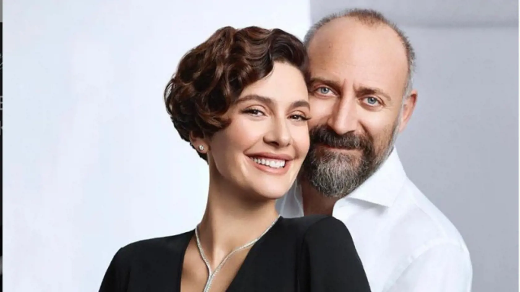 Bergüzar Korel a Halit Ergenç majú druhého potomka