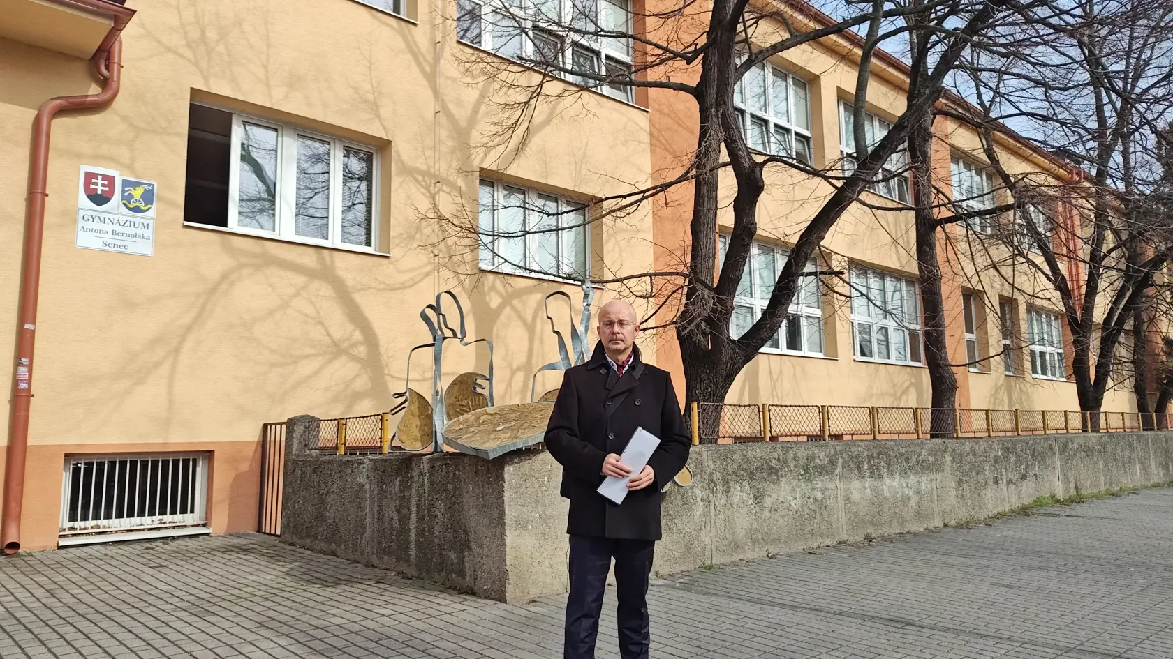 M. Schlesinger z Úradu komisára pre deti.