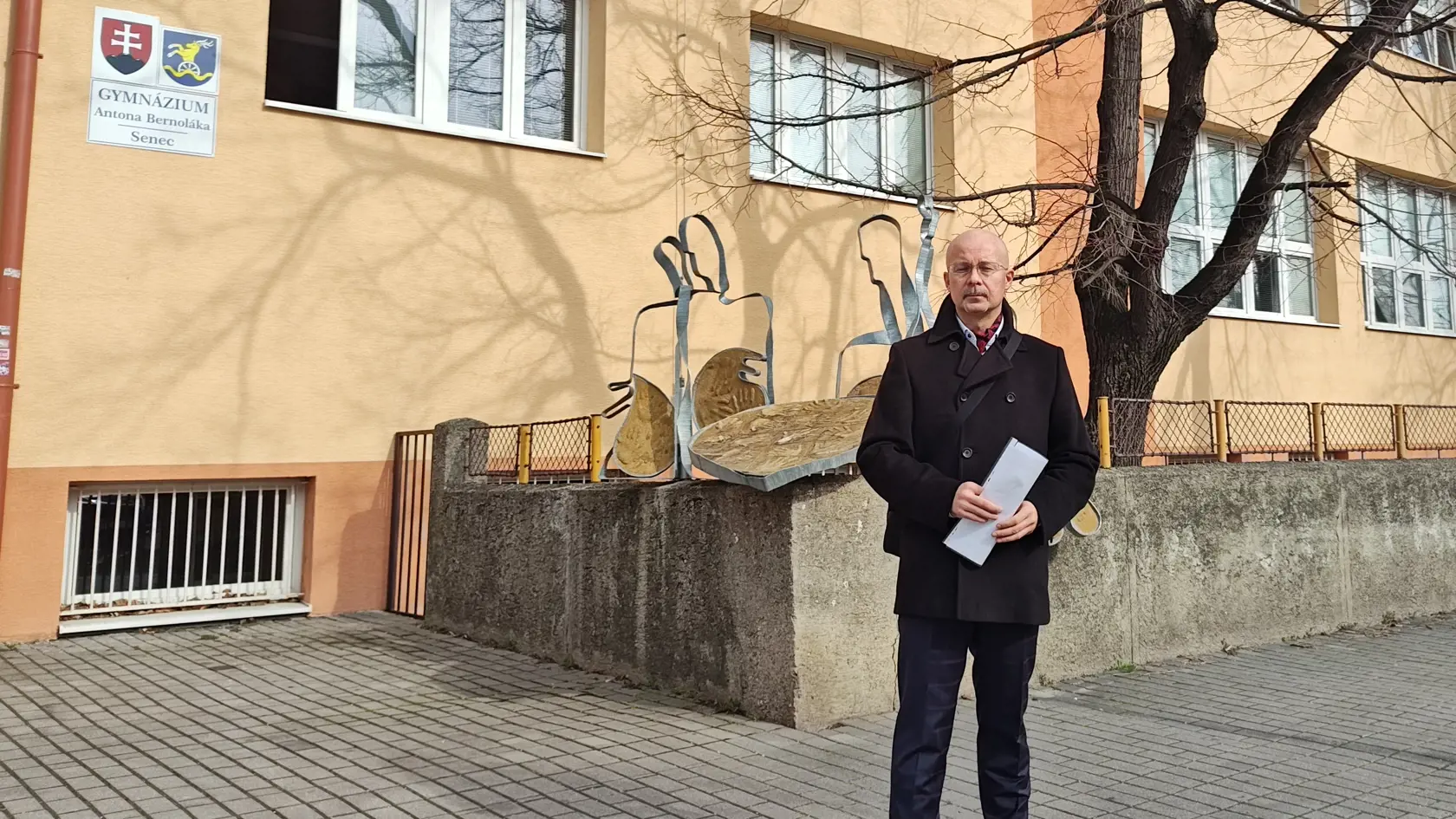 Na školu prišiel Miroslav Schlesinger z Úradu komisára pre deti.