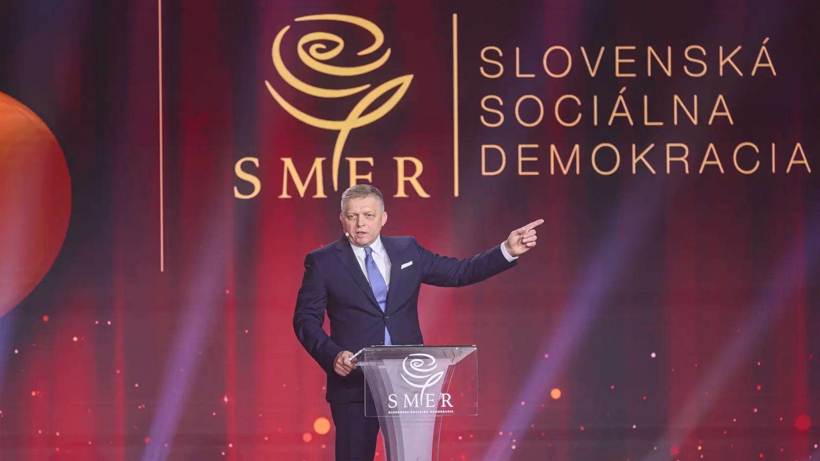 Predseda strany Smer-SD a premiér SR Robert Fico.