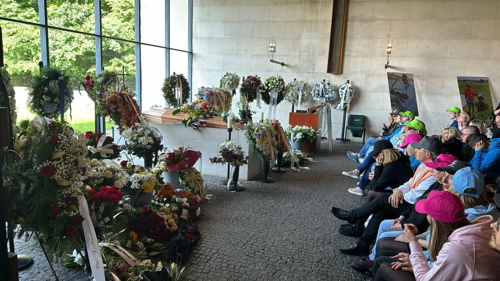 Posledná rozlúčka s Fedorom Flašíkom († 66).