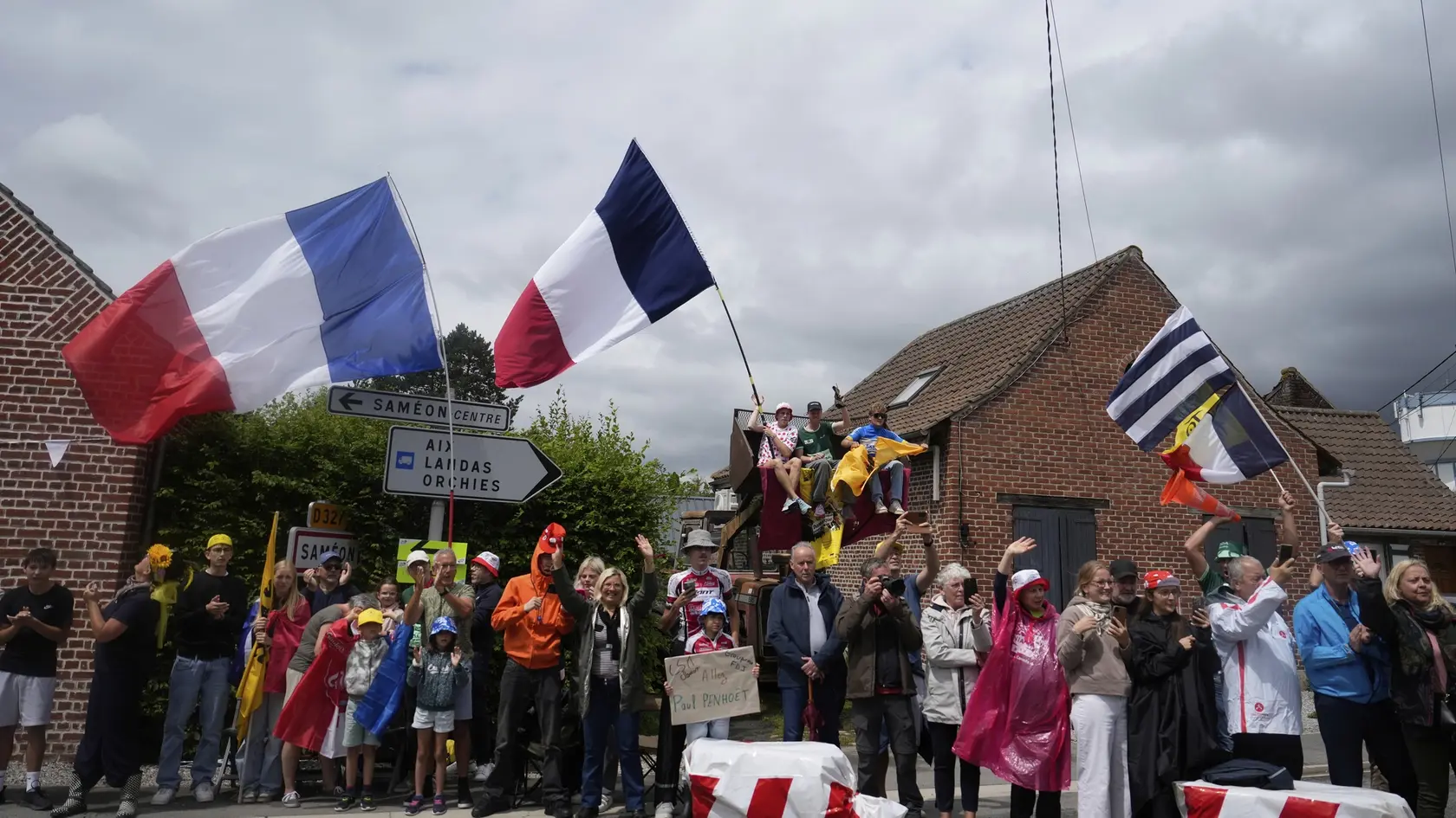 Priebeh tretej etapy najprestížnejších cyklistických pretekov Tour de France.