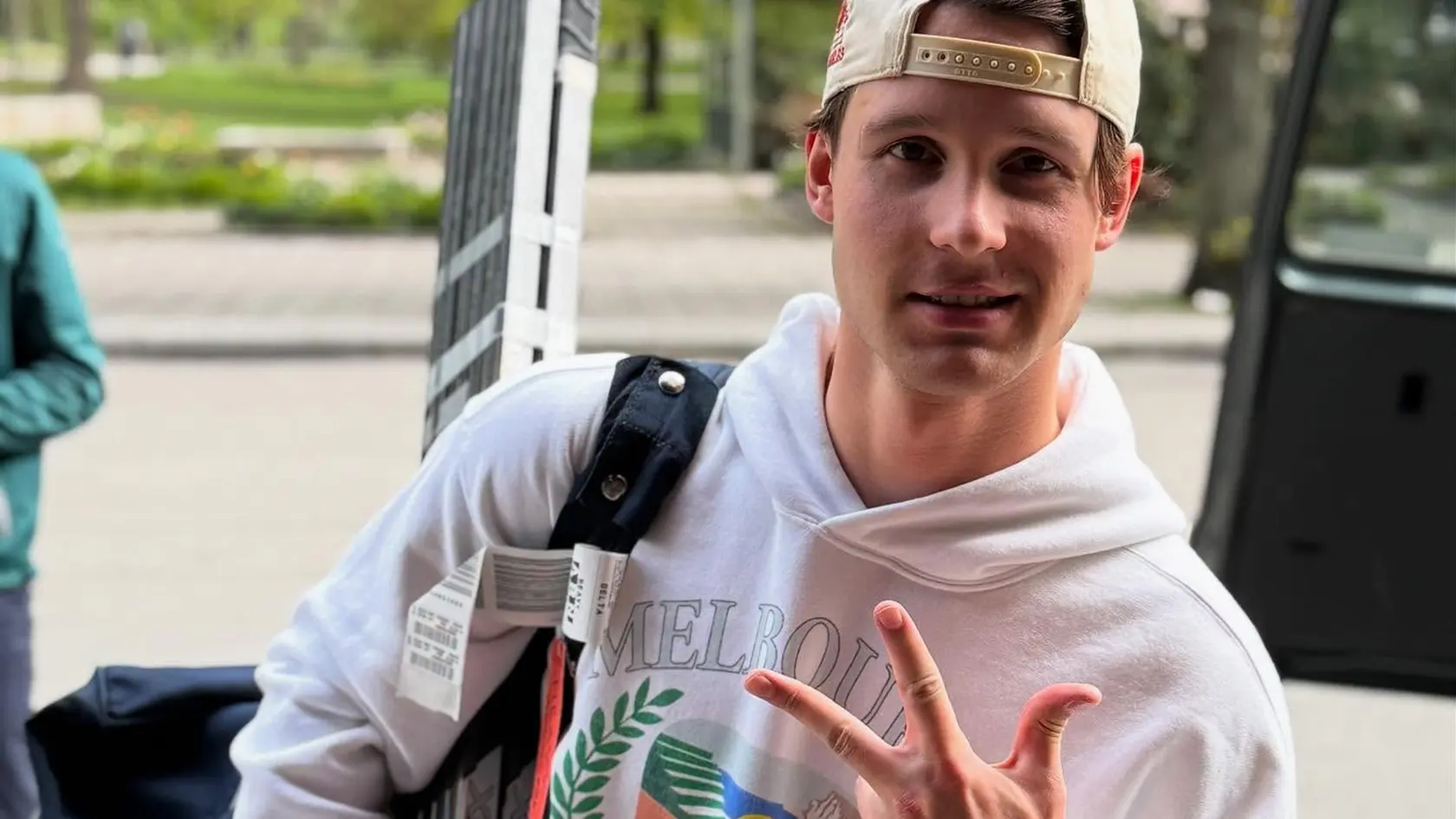 Hokejový obranca Samuel Kňažko už dorazil do %Štokholmu a čaká ho tretí šampionát na MS.