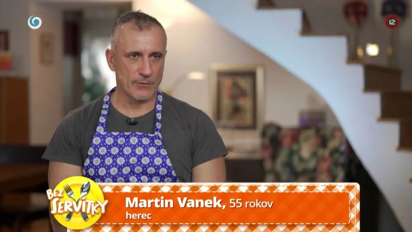 Martin počas varenie nahodil aj bodkovanú zásteru.