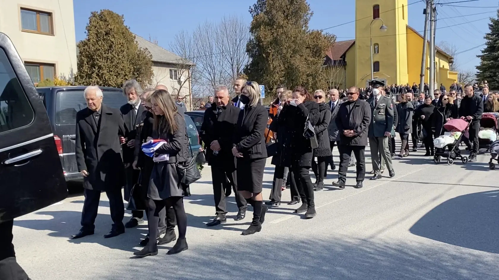 "Alica, môj život sa práve skončil," prezradila Alica Petraníková slová, ktoré je po pohrebe povedala  nešťastná Darina - mama zosnulého dobráka Filipa (†29), ktorý bol jedným z mála kolegov ochotných slúžiť s obvineným Martinom Turčanom.