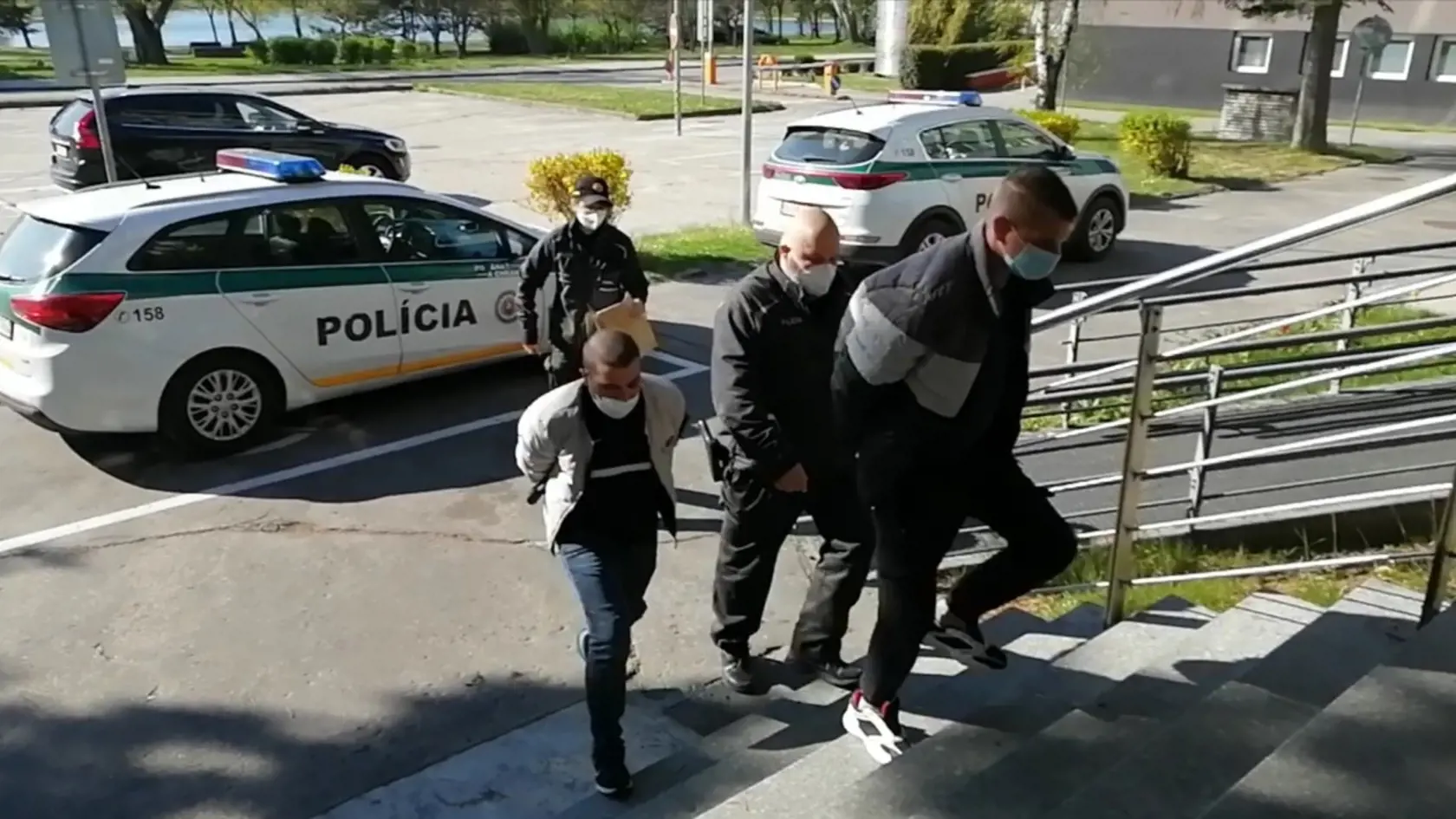 Dvojica Ukrajincov, ktorí napadli zákazníka na bratislavskej benzínovej pumpe, skončili s podmienkou.