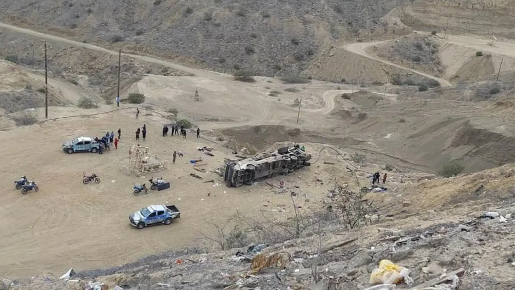 Peru: Pri páde autobusu z útesu zahynulo najmenej 24 ľudí