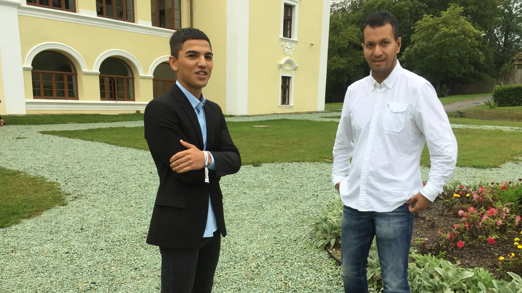 Afgánsky student z Košíc Raheb (16) pomáhal integrovať sa do spoločnosti rodákovi Sobanovi (20).