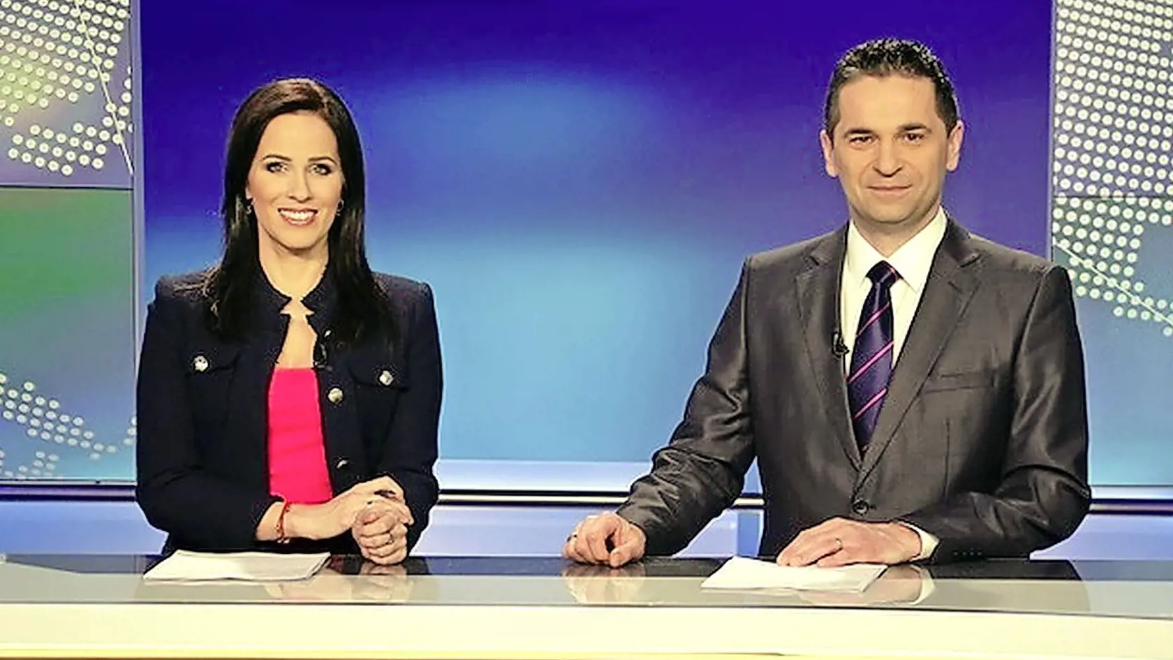 Cez víkend sa pri ňom striedajú Andrea Pálffy Belányiová s Anetou Pariškovou.