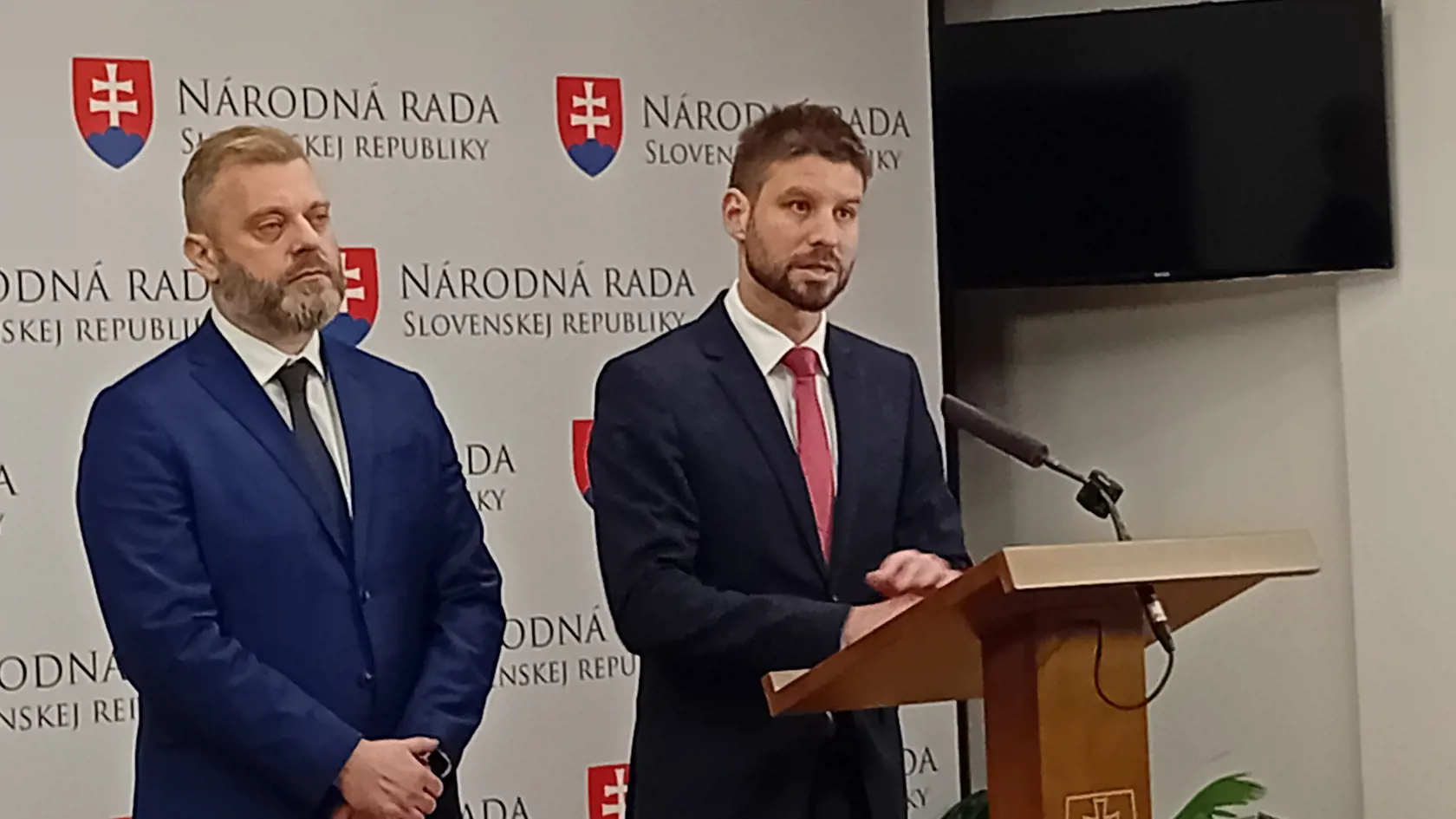 Michal Šimečka (PS) a Juraj Krúpa (SaS) o odvolaní ministra vnútra Matúša Šutaja Eštoka (Hlas)