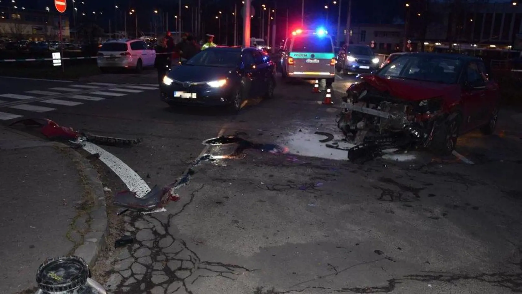 Vyšetrovateľ v Banskej Bystrici obvinil z prečinu ublíženia na zdraví 20-ročného muža, ktorý pri dopravnej nehode zrazil 3 chodcov. Dopravná nehoda sa stala v piatok (27.1.) o 15:00 hod. v Banskej Bystrici na Ul. 29. augusta.