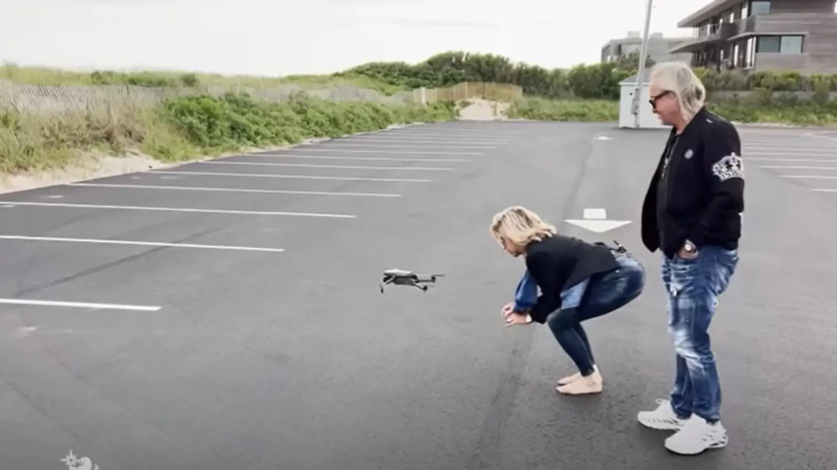 Geiisovci si vďaka dronu pozreli sídla celebrít v Hamptons.