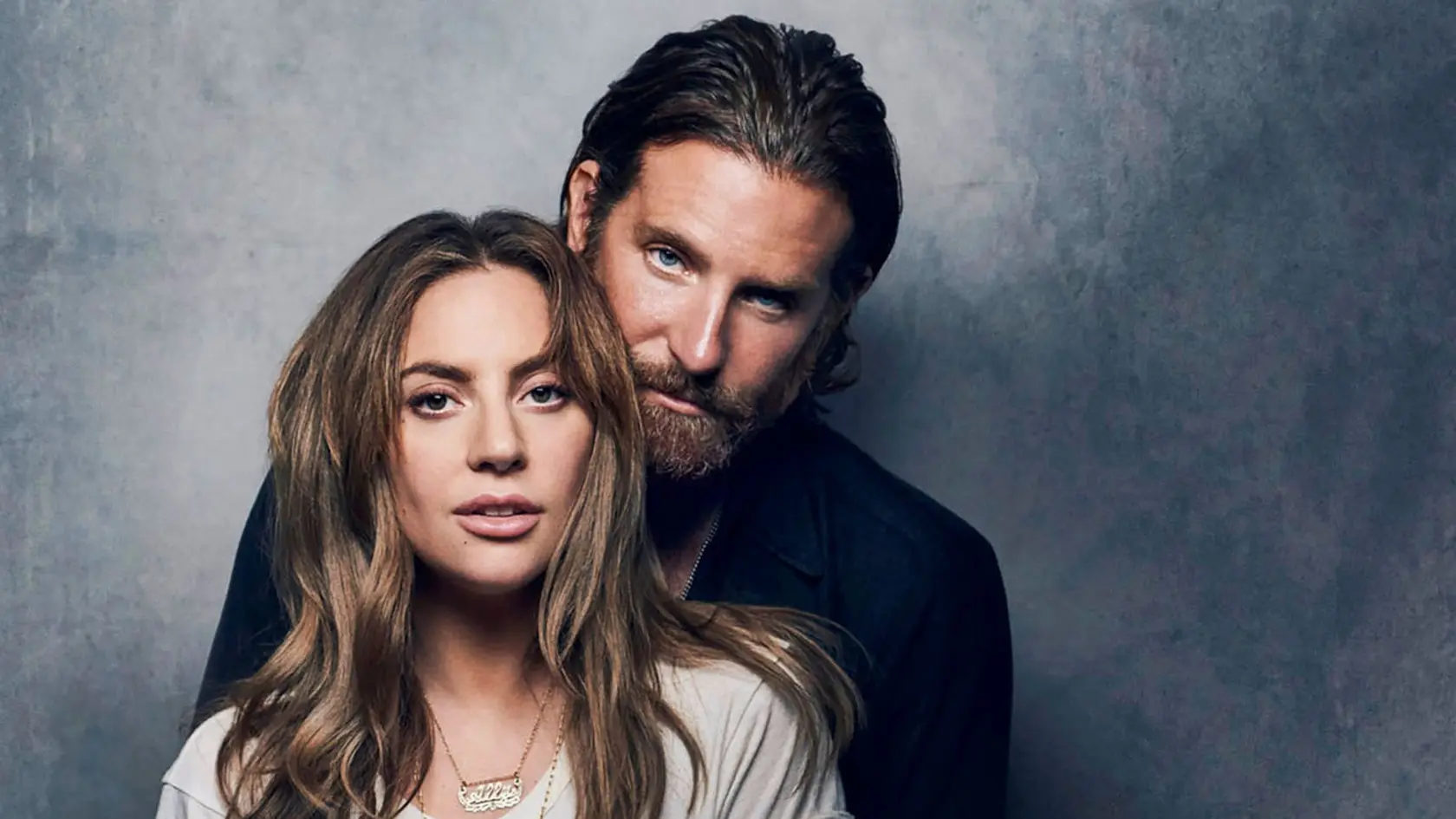 Romantická dráma Zrodila sa hviezda z roku 2018, priniesla divákom nielen silný príbeh, ale aj nezabudnuteľnú chémiu medzi hlavným párom – Lady Gaga a Bradley Cooperom.
