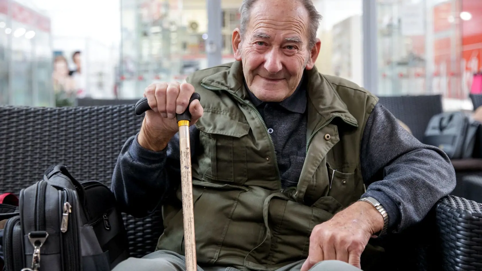Jozef Vaškeba je aj vo svojom veku odhodlaný pomôcť starostovi Vrakune riešiť problémy.