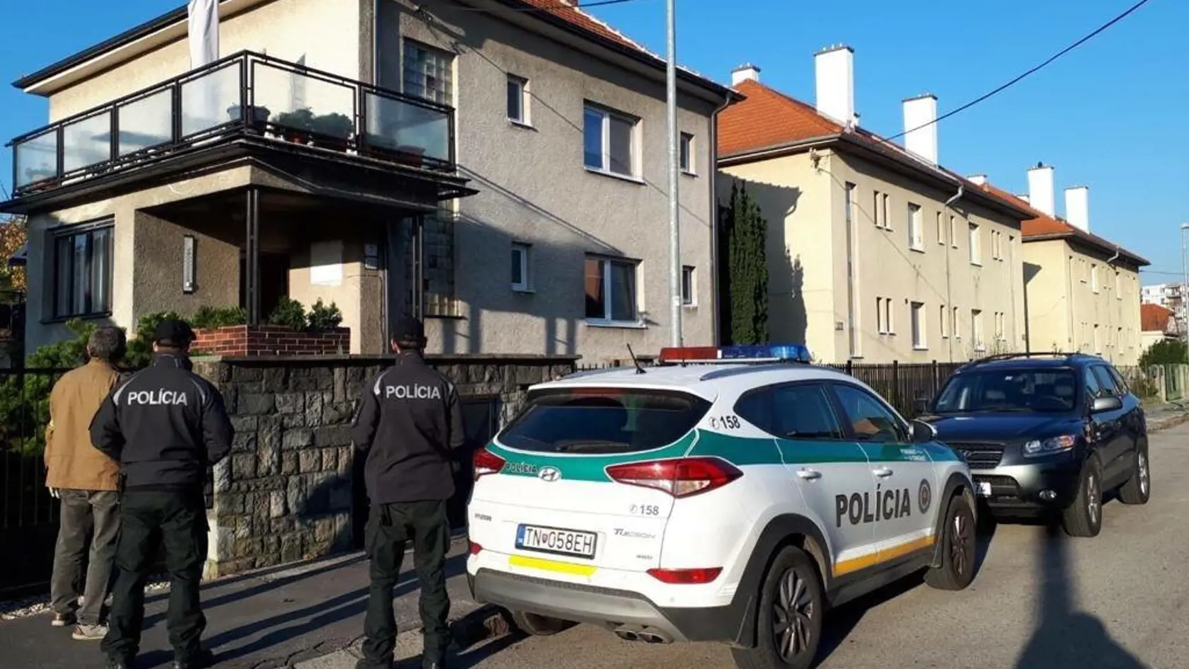 Pri policajnej akcii s názvom „parking“ v Trenčíne boli dnes zadržané dve osoby podozrivé zo spáchania trestného činu daňového podvodu. 