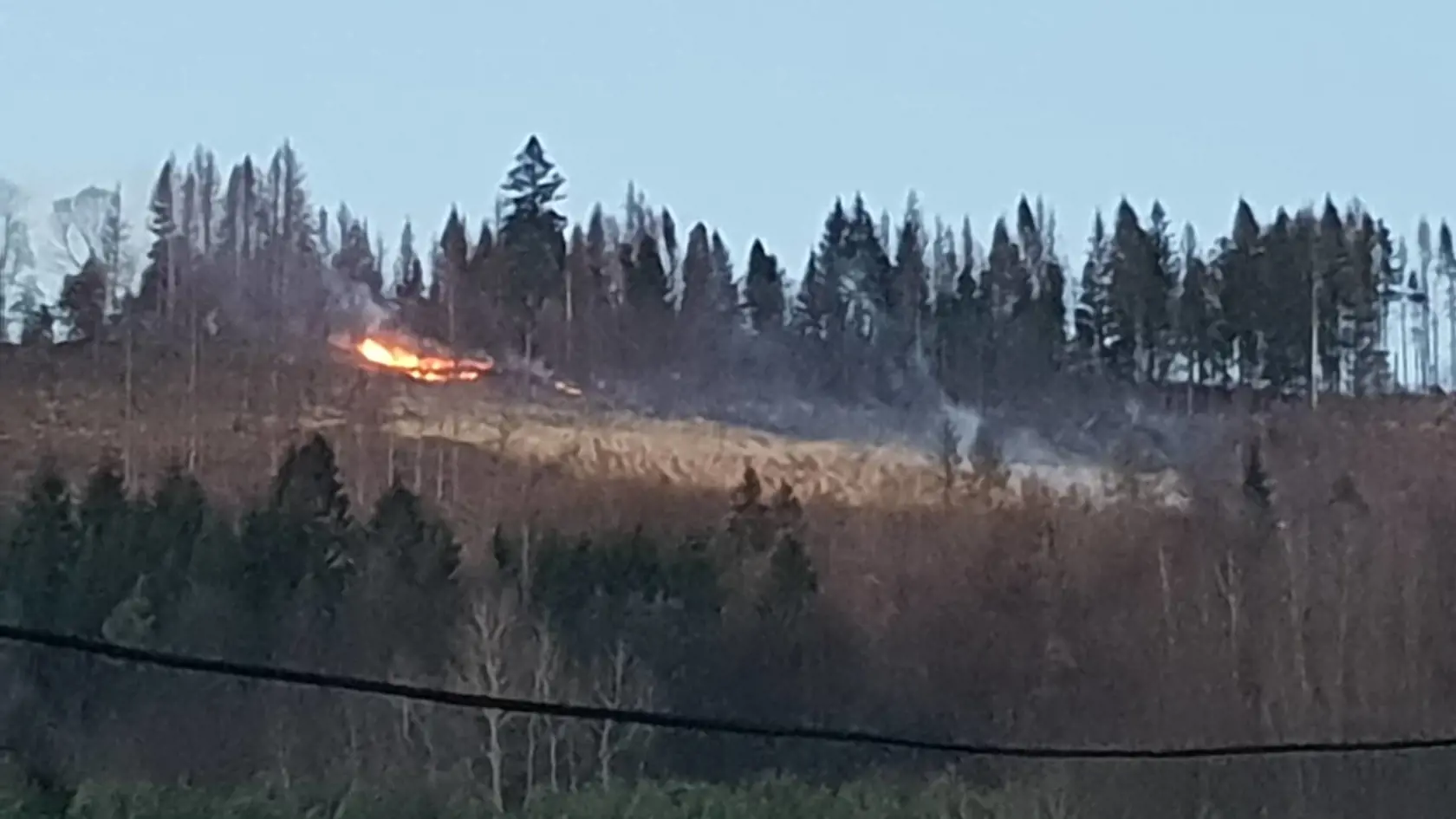 Požiar nad obcou Ochodnica. 